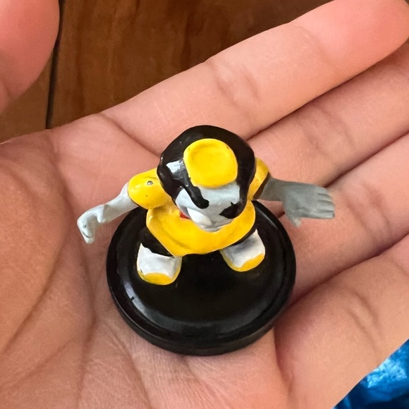 ๐ด Zombie Burbz mini PVC toy collectible figure from WowWee Group Limited (2011) - Picture 3 of 7